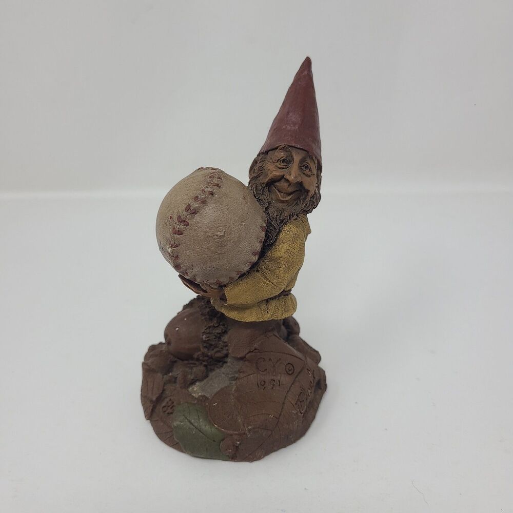 Tom Clark Cairn Gnome CY Signed 5"  1991 Baseball Pitcher Hand Ink Signed
